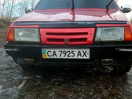 ВАЗ 2108 1992 у Кропивницькому (Кіровограді) на Automoto.ua Червоний ВАЗ 2108, об'ємом двигуна 1.3 л та пробігом 0 тис. км за 850 $, фото 1 на Automoto.ua