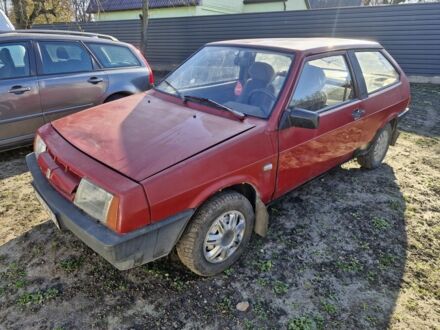 Красный ВАЗ 2108, объемом двигателя 1 л и пробегом 321 тыс. км за 550 $, фото 1 на Automoto.ua