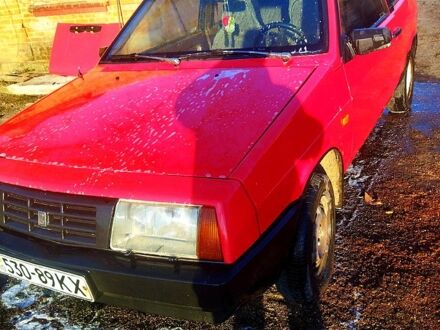 ВАЗ 2108 1993 у Новомиргороде на Automoto.ua Червоний ВАЗ 2108, об'ємом двигуна 13 л та пробігом 30 тис. км за 750 $, фото 1 на Automoto.ua
