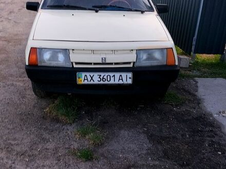 ВАЗ 2108 1988 у Полтаві на Automoto.ua ВАЗ 2108, об'ємом двигуна 1.3 л та пробігом 0 тис. км за 640 $, фото 1 на Automoto.ua