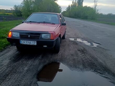 ВАЗ 2108 1990 у Черкасах на Automoto.ua ВАЗ 2108, об'ємом двигуна 1.5 л та пробігом 250 тис. км за 800 $, фото 1 на Automoto.ua
