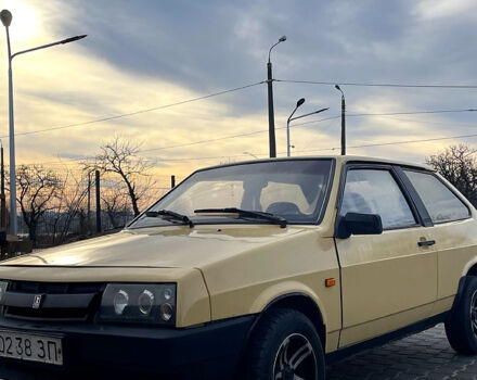 Желтый ВАЗ 2108, объемом двигателя 1.3 л и пробегом 400 тыс. км за 980 $, фото 3 на Automoto.ua