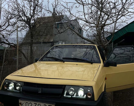 Желтый ВАЗ 2108, объемом двигателя 1.3 л и пробегом 400 тыс. км за 980 $, фото 6 на Automoto.ua