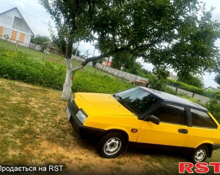 Желтый ВАЗ 2108, объемом двигателя 1.3 л и пробегом 0 тыс. км за 700 $, фото 2 на Automoto.ua