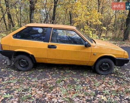 Желтый ВАЗ 2108, объемом двигателя 1.5 л и пробегом 446 тыс. км за 582 $, фото 3 на Automoto.ua