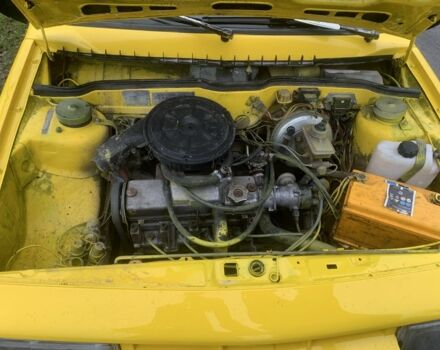 Желтый ВАЗ 2108, объемом двигателя 1.5 л и пробегом 100 тыс. км за 850 $, фото 2 на Automoto.ua