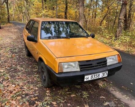 Желтый ВАЗ 2108, объемом двигателя 1.5 л и пробегом 446 тыс. км за 582 $, фото 1 на Automoto.ua