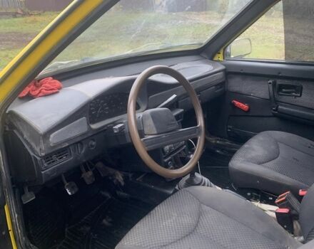 Желтый ВАЗ 2108, объемом двигателя 1.5 л и пробегом 100 тыс. км за 850 $, фото 3 на Automoto.ua