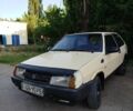 Желтый ВАЗ 2108, объемом двигателя 0 л и пробегом 180 тыс. км за 664 $, фото 1 на Automoto.ua