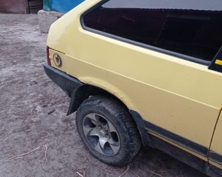 Жовтий ВАЗ 2108, об'ємом двигуна 1.3 л та пробігом 88 тис. км за 592 $, фото 3 на Automoto.ua