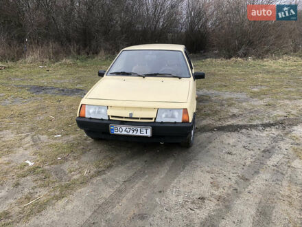 ВАЗ 2108 1986 у Тернополі на Automoto.ua Жовтий ВАЗ 2108, об'ємом двигуна 1.29 л та пробігом 856 тис. км за 1200 $, фото 1 на Automoto.ua