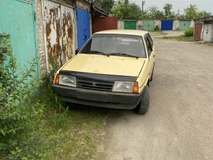 ВАЗ 2108 1986 у Кривому Розі на Automoto.ua Жовтий ВАЗ 2108, об'ємом двигуна 1.3 л та пробігом 10 тис. км за 400 $, фото 1 на Automoto.ua