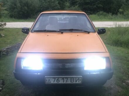ВАЗ 2108 1986 у Жовкві на Automoto.ua Жовтий ВАЗ 2108, об'ємом двигуна 1.5 л та пробігом 44 тис. км за 750 $, фото 1 на Automoto.ua