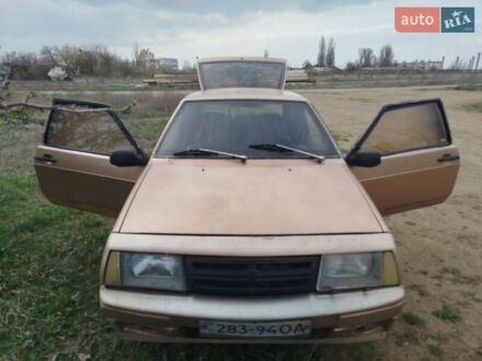 ВАЗ 2108 1987 у Белгород-Днестровском на Automoto.ua Жовтий ВАЗ 2108, об'ємом двигуна 1.3 л та пробігом 139 тис. км за 700 $, фото 1 на Automoto.ua