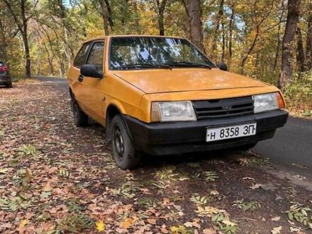 Желтый ВАЗ 2108, объемом двигателя 1.5 л и пробегом 446 тыс. км за 582 $, фото 1 на Automoto.ua