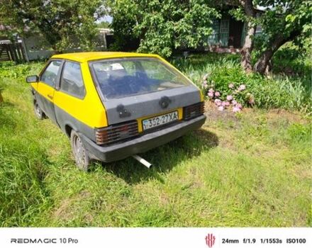 Желтый ВАЗ 2108, объемом двигателя 1.5 л и пробегом 250 тыс. км за 338 $, фото 1 на Automoto.ua