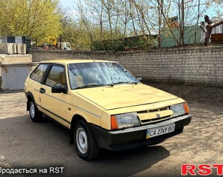 Желтый ВАЗ 2108, объемом двигателя 1.5 л и пробегом 100 тыс. км за 800 $, фото 1 на Automoto.ua