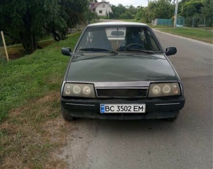 Серый ВАЗ 2108, объемом двигателя 1.3 л и пробегом 300 тыс. км за 950 $, фото 3 на Automoto.ua