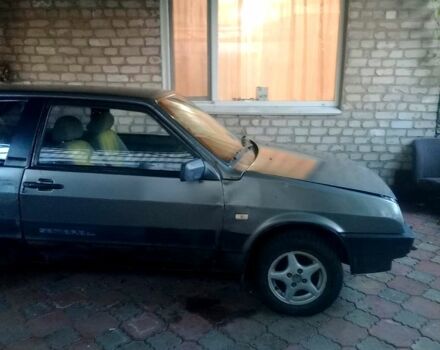 Серый ВАЗ 2108, объемом двигателя 1.5 л и пробегом 300 тыс. км за 600 $, фото 3 на Automoto.ua