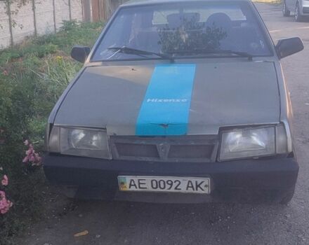 Серый ВАЗ 2108, объемом двигателя 1.5 л и пробегом 300 тыс. км за 500 $, фото 2 на Automoto.ua