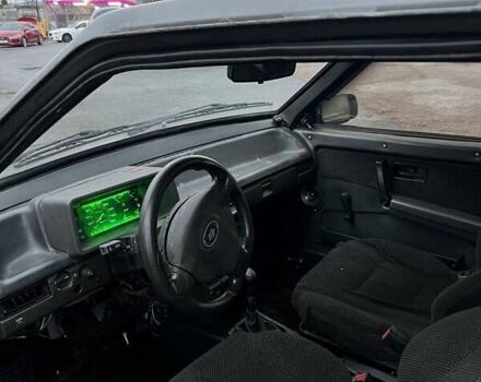 Серый ВАЗ 2108, объемом двигателя 1.6 л и пробегом 300 тыс. км за 875 $, фото 5 на Automoto.ua