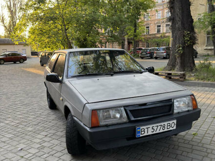 ВАЗ 2108 1989 у Одесі на Automoto.ua Сірий ВАЗ 2108, об'ємом двигуна 1.29 л та пробігом 100 тис. км за 700 $, фото 1 на Automoto.ua