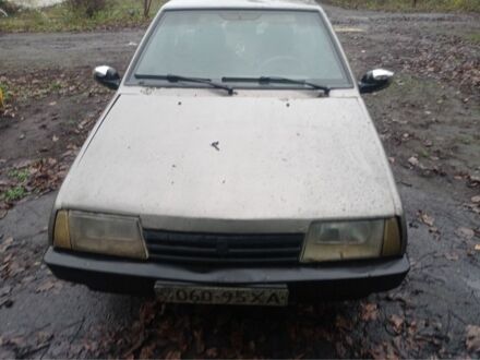 Серый ВАЗ 2108, объемом двигателя 1.5 л и пробегом 170 тыс. км за 800 $, фото 1 на Automoto.ua