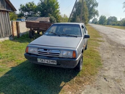 ВАЗ 2108 1993 у Чернігові на Automoto.ua Сірий ВАЗ 2108, об'ємом двигуна 1.5 л та пробігом 200 тис. км за 950 $, фото 1 на Automoto.ua