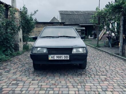 ВАЗ 2108 1994 у Дніпро (Дніпропетровську) на Automoto.ua Сірий ВАЗ 2108, об'ємом двигуна 1.5 л та пробігом 200 тис. км за 677 $, фото 1 на Automoto.ua
