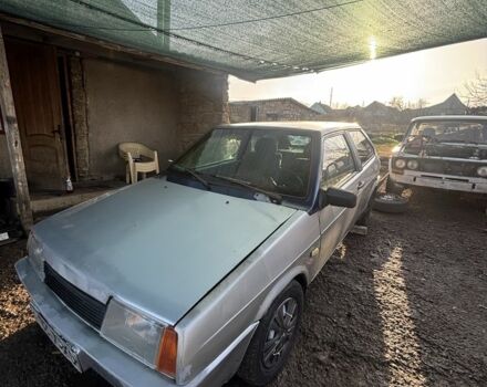 Серый ВАЗ 2108, объемом двигателя 1.5 л и пробегом 250 тыс. км за 400 $, фото 1 на Automoto.ua