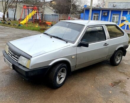 Серый ВАЗ 2108, объемом двигателя 1.5 л и пробегом 250 тыс. км за 1000 $, фото 1 на Automoto.ua