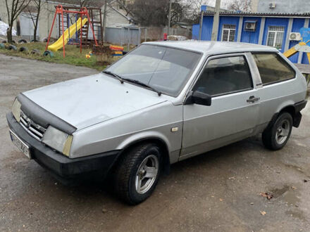 Серый ВАЗ 2108, объемом двигателя 1.5 л и пробегом 250 тыс. км за 1000 $, фото 1 на Automoto.ua