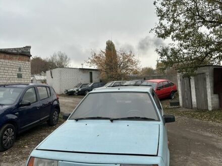 Синий ВАЗ 2108, объемом двигателя 1.5 л и пробегом 300 тыс. км за 450 $, фото 1 на Automoto.ua