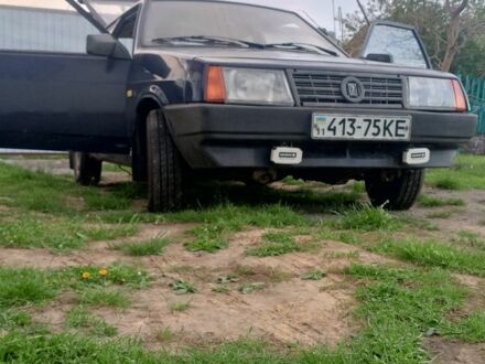 ВАЗ 2108 1985 у Белой Церкве на Automoto.ua Синій ВАЗ 2108, об'ємом двигуна 0 л та пробігом 79 тис. км за 556 $, фото 1 на Automoto.ua