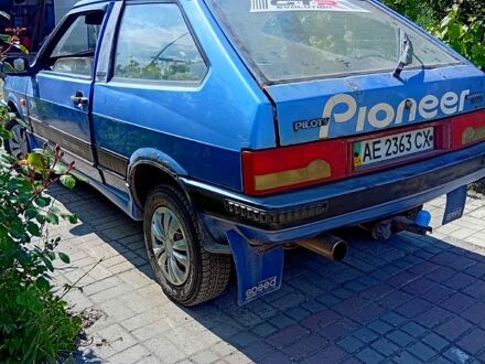 ВАЗ 2108 1988 у Кам'янське (Дніпродзержинськ) на Automoto.ua Синій ВАЗ 2108, об'ємом двигуна 1.3 л та пробігом 0 тис. км за 600 $, фото 1 на Automoto.ua