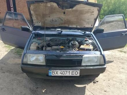 ВАЗ 2108 1990 у Хмельницькому на Automoto.ua Синій ВАЗ 2108, об'ємом двигуна 1.29 л та пробігом 560 тис. км за 969 $, фото 1 на Automoto.ua
