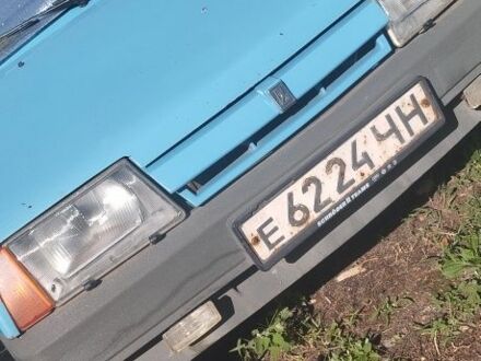 ВАЗ 2108 1991 в Остер на Automoto.ua Синий ВАЗ 2108, объемом двигателя 0 л и пробегом 1000 тыс. км за 720 $, фото 1 на Automoto.ua