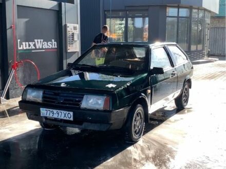 ВАЗ 2108 1983 у Новом Буге на Automoto.ua Зелений ВАЗ 2108, об'ємом двигуна 1.3 л та пробігом 1000 тис. км за 689 $, фото 1 на Automoto.ua