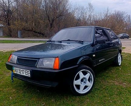 Зеленый ВАЗ 2108, объемом двигателя 1.5 л и пробегом 200 тыс. км за 1250 $, фото 1 на Automoto.ua