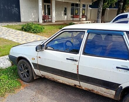 Белый ВАЗ 2109, объемом двигателя 1.5 л и пробегом 30 тыс. км за 700 $, фото 2 на Automoto.ua