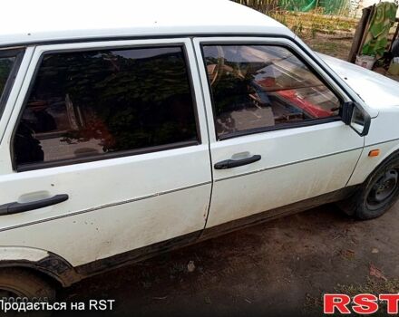 Белый ВАЗ 2109, объемом двигателя 1.3 л и пробегом 333 тыс. км за 620 $, фото 2 на Automoto.ua