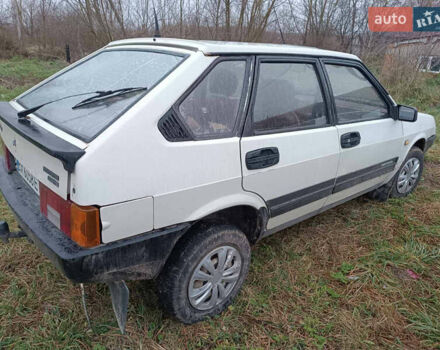 Белый ВАЗ 2109, объемом двигателя 1.5 л и пробегом 200 тыс. км за 1200 $, фото 2 на Automoto.ua