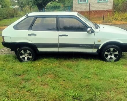 Белый ВАЗ 2109, объемом двигателя 0 л и пробегом 210 тыс. км за 969 $, фото 2 на Automoto.ua