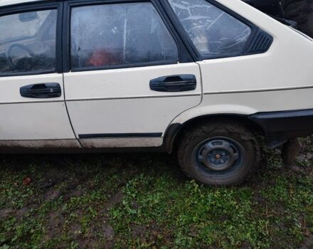 Белый ВАЗ 2109, объемом двигателя 1.3 л и пробегом 40 тыс. км за 500 $, фото 4 на Automoto.ua