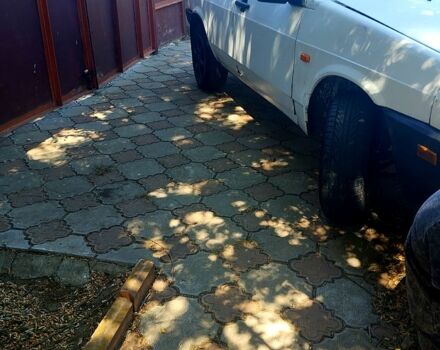 Белый ВАЗ 2109, объемом двигателя 1.3 л и пробегом 200 тыс. км за 800 $, фото 1 на Automoto.ua