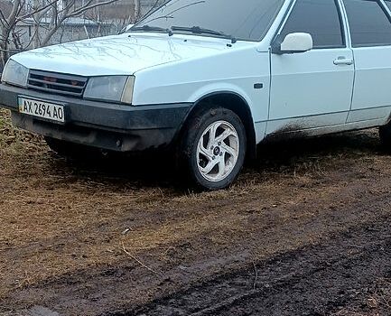 Белый ВАЗ 2109, объемом двигателя 1.6 л и пробегом 80 тыс. км за 1912 $, фото 3 на Automoto.ua