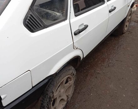 Белый ВАЗ 2109, объемом двигателя 1.5 л и пробегом 3 тыс. км за 712 $, фото 2 на Automoto.ua
