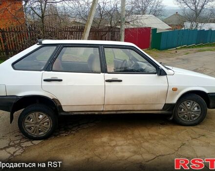 Белый ВАЗ 2109, объемом двигателя 1.5 л и пробегом 120 тыс. км за 800 $, фото 2 на Automoto.ua