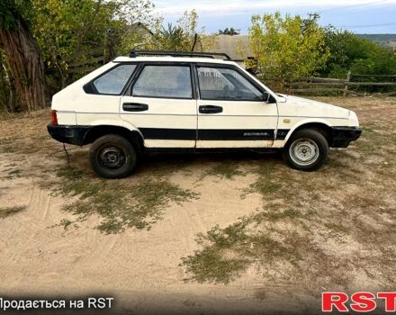 Белый ВАЗ 2109, объемом двигателя 1.5 л и пробегом 320 тыс. км за 450 $, фото 1 на Automoto.ua