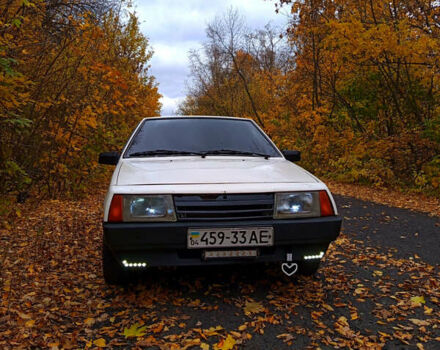 Белый ВАЗ 2109, объемом двигателя 1.6 л и пробегом 25 тыс. км за 950 $, фото 2 на Automoto.ua